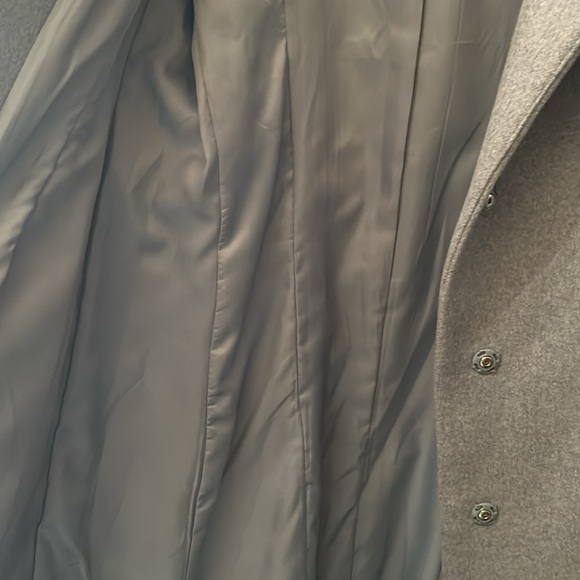 coats - Picture 6 of 6